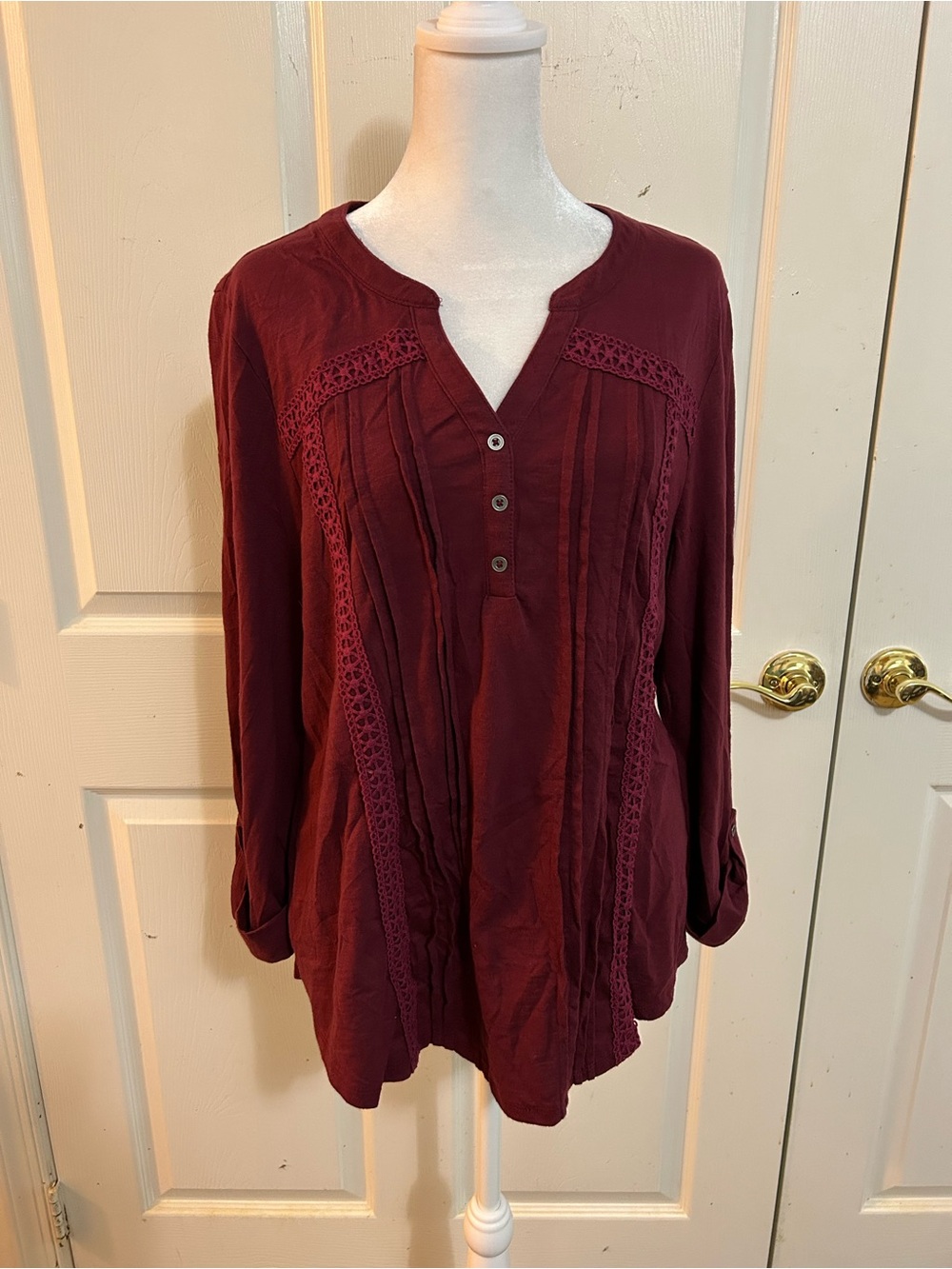 Dress Barn tunic with crocheted lace accents, XL
